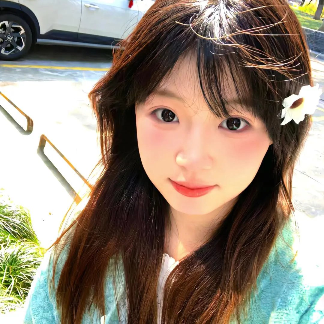 照片里的伴娘